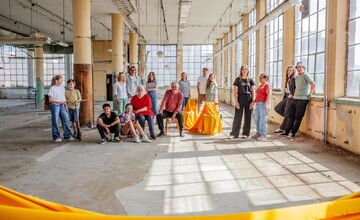 FOTO: Po rokoch snaženia a úsilia sa to podarilo. Fabrika umenia kúpila baťovskú budovu 61 v Partizánskom