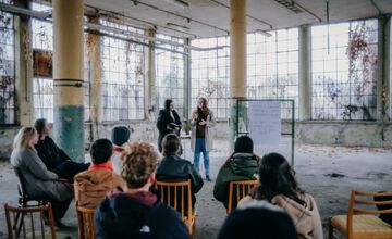 FOTO: Po rokoch snaženia a úsilia sa to podarilo. Fabrika umenia kúpila baťovskú budovu 61 v Partizánskom