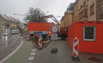 FOTO: Srdce Trenčína sa mení, Námestie sv. Anny prechádza premenou