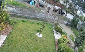 FOTO: V Prievidzi chodí obhliadať domy podozrivá dodávka 