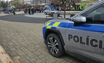 FOTO:  V Trenčianskom kraji sa dnes protestovalo, pozrite si prvé fotky