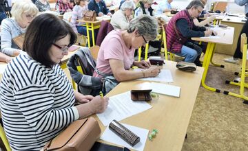 FOTO: O kurz autoškoly pre seniorov v Považskej Bystrici bol obrovský záujem 