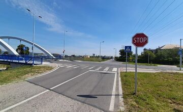 FOTO: Ilavčania sa dlhodobo sťažujú na nepriehľadnú križovatku, radnica našla riešenie 