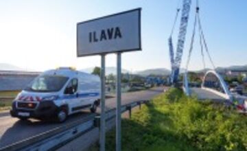 FOTO: Ilavčania sa dlhodobo sťažujú na nepriehľadnú križovatku, radnica našla riešenie 