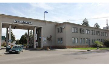 FOTO: Krajské nemocnice zostávajú, po zamietnutí návrhu poslancami, v správe TSK 