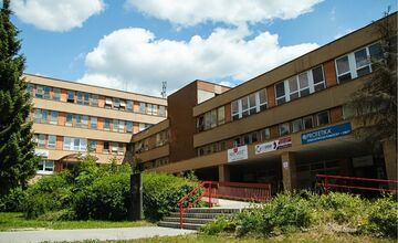 FOTO: Krajské nemocnice zostávajú, po zamietnutí návrhu poslancami, v správe TSK 