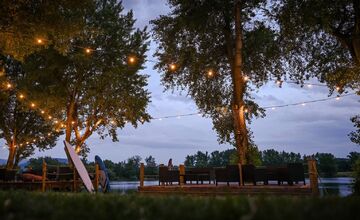 FOTO: Vyhliadkový vláčik spája Nové Mesto nad Váhom s Beckovom. Vydajte sa na výlet bez auta
