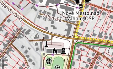 FOTO: Uzávierka ulice Klčové spôsobuje zmeny v doprave aj v iných mestách a okolí Nového Mesta nad Váhom 