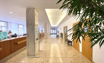 FOTO: V Trenčíne uľahčuje vybavovanie záležitostí na úrade elektronická tabula 