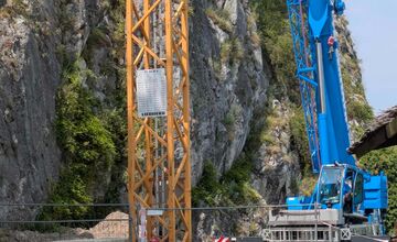 FOTO: Žeriav na hrade Beckov