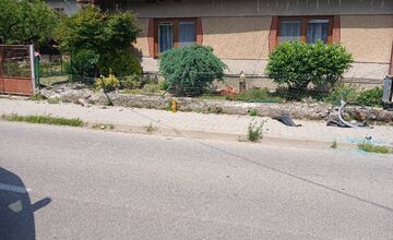 FOTO: V okrese partizánske došlo k dopravnej nehode, ktorá ochromila dopravu v obci Klátová Nová Ves 