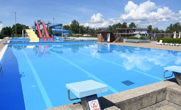 FOTO: Letná sezóna začína, letné kúpalisko na Ostrove v Trenčíne otvára v piatok 20 júna
