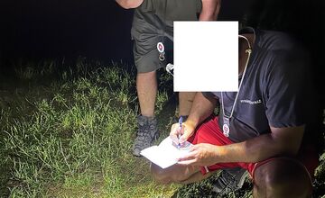 FOTO: Takmer každý desiaty rybár porušil pravidlá. Polícia a rybárska stráž preverili v Dubnici nad Váhom 61 rybárov