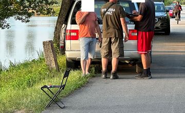 FOTO: Takmer každý desiaty rybár porušil pravidlá. Polícia a rybárska stráž preverili v Dubnici nad Váhom 61 rybárov