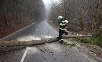 FOTO: Obyvatelia Trenčína a okolia zdieľali fotografie búrky, ktorá sa prehnala krajom 
