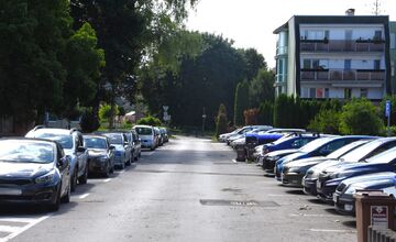 FOTO: Mesto Trenčín upravuje systém parkovani. Nové zóny a tarify pribudnú od septembra 2025