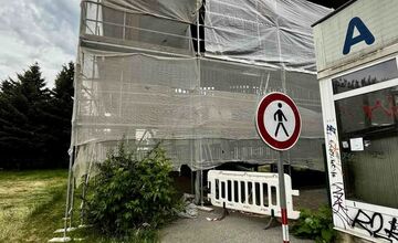 FOTO: Začína sa oprava lávky ponad železnicu v Prievidzi, uzávera potrvá do októbra