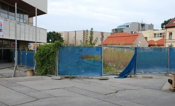 FOTO: Trenčín musí zaplatiť 1,7 milióna eur za zrušený projekt pri Posádkovom klube