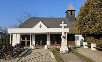 FOTO: V púchovskom okrese pribudol prístrešok pri Dome smútku v Nosiciach