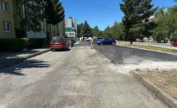 FOTO: Sídlisko Hliny má nové parkovisko, obyvatelia sa dočkali po rokoch