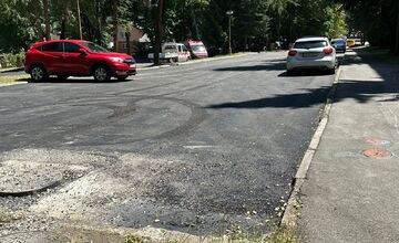 FOTO: Sídlisko Hliny má nové parkovisko, obyvatelia sa dočkali po rokoch