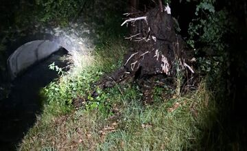 FOTO: Obyvatelia Handlovej sú po burke bez elektriny 