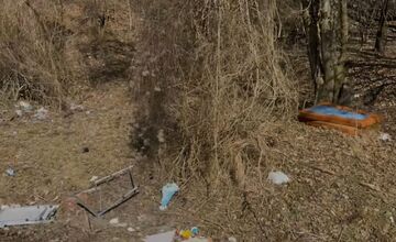 FOTO: Handlovčania sa dočkali, odpadky pri ceste v meste by mali byť minulosťou 