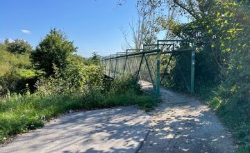 FOTO: Koniec provizória. Medzi Nemšovou a Horným Srním vyrastie moderná cyklotrasa