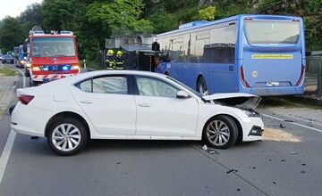 FOTO: Nehoda v obci Prečín
