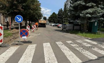 FOTO: Cestári v Novej Dubnici revitalizujú niekoľko miestnych ciest