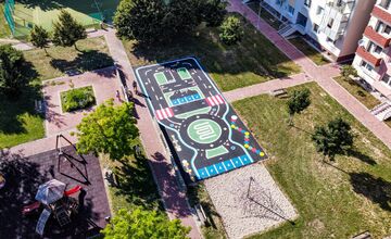 FOTO: Revitalizácia na Hollého v Novom Meste nad Váhom je dokončená: deti majú nové dopravné ihrisko