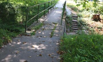 FOTO: V Dubnici na Váhom začnú s rekonštrukciou lávok  