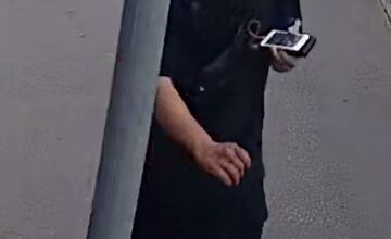 FOTO: Pomôžte stotožniť muža na fotografiách, polícia z Trenčína hľadá informácie