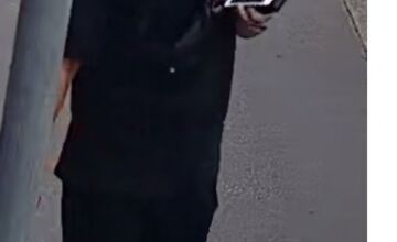 FOTO: Pomôžte stotožniť muža na fotografiách, polícia z Trenčína hľadá informácie