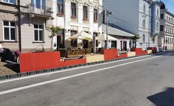FOTO: Autá nahradí kultúra: Palackého ulica sa premení na živý verejný priestor