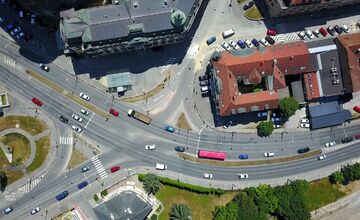 FOTO: Trenčania diskutujú, či bol na križovatke lepší kruháč