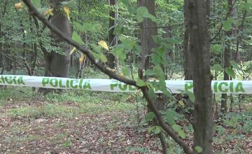 FOTO: Muž pri Trenčíne ohrozoval v lese poľovníkov aj políciu 