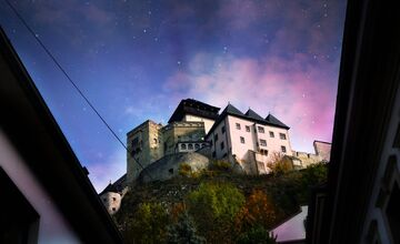 FOTO: Trenčiansky hrad opäť organizuje obľúbené nočné prehliadky 