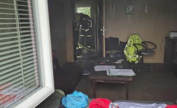 FOTO: Na štadióne v Pravenci horeli šatne, hráči sa museli prezliekať v susednej obci