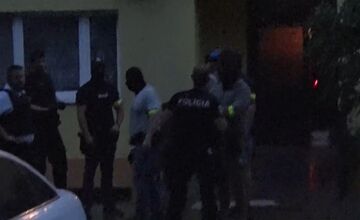 FOTO: Muža z Partizánskeho, ktorý strieľal, zadržala v krátkom čase polícia 