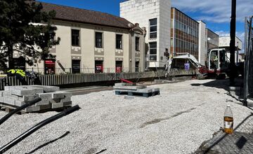 FOTO: Revitalizácia pešej zóny v centre Trenčína obyvateľov moc nenadchla 