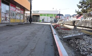 FOTO: Revitalizácia pešej zóny v centre Trenčína obyvateľov moc nenadchla 
