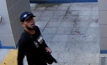 FOTO: Polícia v Púchove hľadá muža zachyteného na fotografiách, o pomoc žiada verejnosť