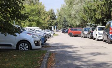 FOTO: Rekonštrukcia na sídlisku Pod hájom v Dubnici nad Váhom odštartovala