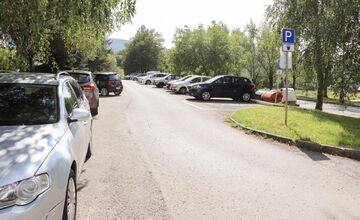 FOTO: Rekonštrukcia na sídlisku Pod hájom v Dubnici nad Váhom odštartovala
