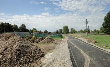 FOTO: V Partizánskom pokračuje výstavba cyklotrasy, obyvatelia sa v názoroch rozchádzajú