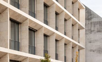 FOTO: Trenčín zabojuje o CE ZA AR, podporte projekt Námestie Sv. Anny 9