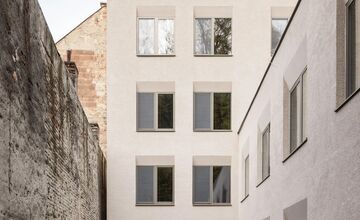 FOTO: Trenčín zabojuje o CE ZA AR, podporte projekt Námestie Sv. Anny 9