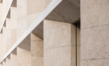 FOTO: Trenčín zabojuje o CE ZA AR, podporte projekt Námestie Sv. Anny 9