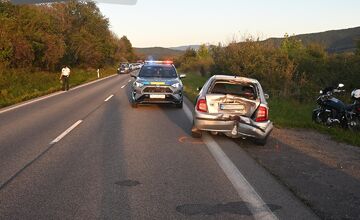 FOTO: Život motorkára vyhasol po nehode v Prievidzskom okrese 